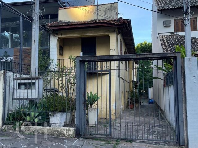 Casa com 100m², 3 dormitórios, 2 vagas, Higienópolis em Porto Alegre