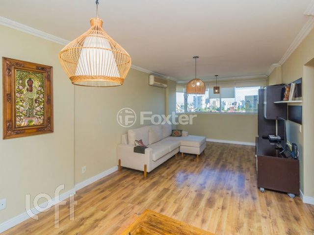 Apartamento com 101m², 3 dormitórios, 1 suíte, 2 vagas, Jardim Botânico em Porto Alegre