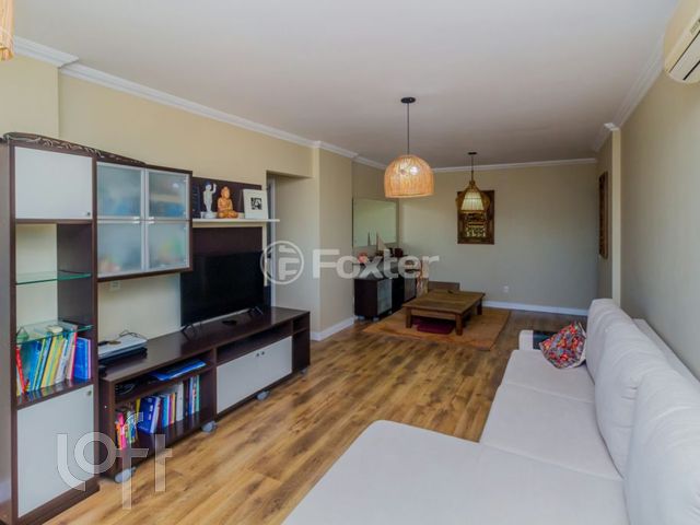 Apartamento com 101m², 3 dormitórios, 1 suíte, 2 vagas, Jardim Botânico em Porto Alegre