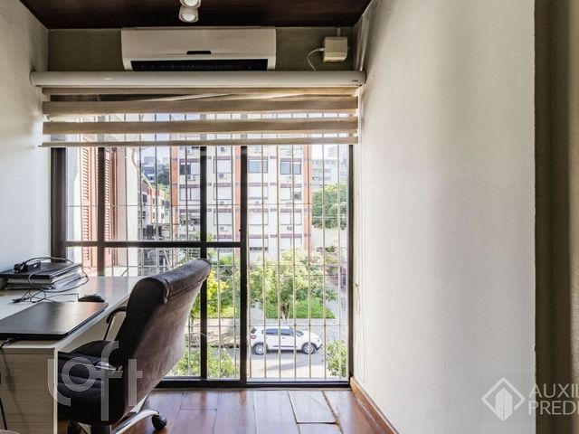 Apartamento com 180m², 3 dormitórios, 2 vagas, Higienópolis em Porto Alegre