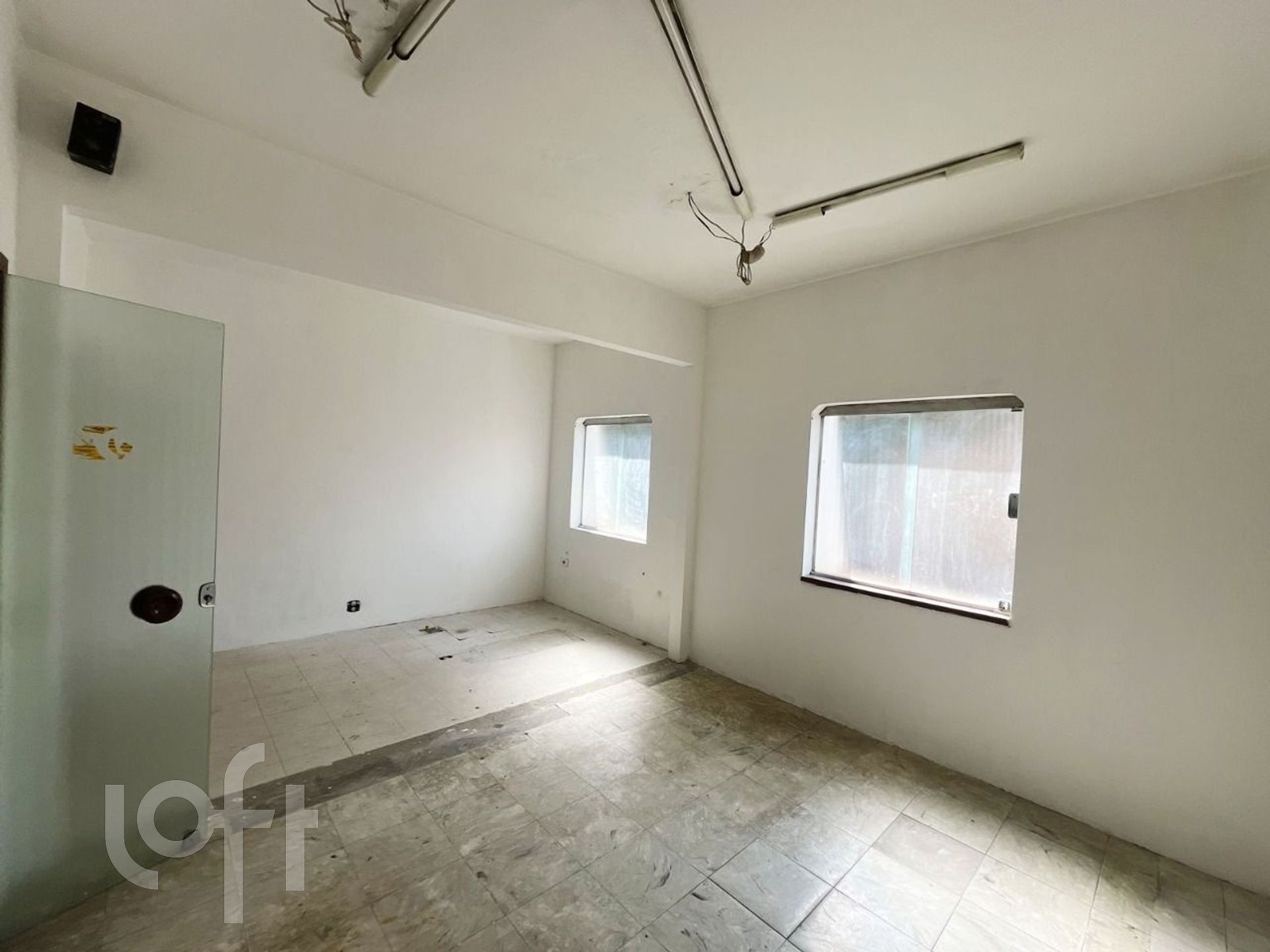 Casa à venda com 4 quartos, 150m² - Foto 2