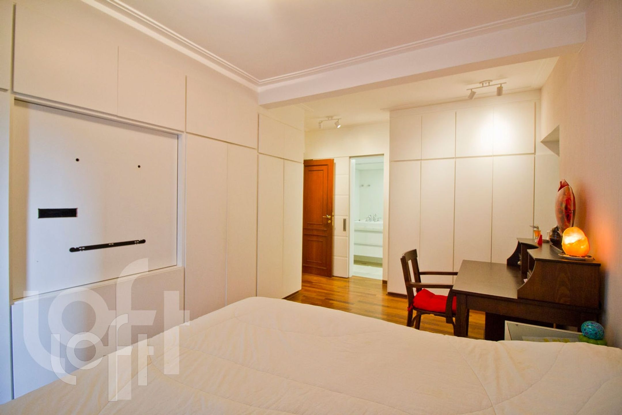 Apartamento à venda com 4 quartos, 222m² - Foto 14