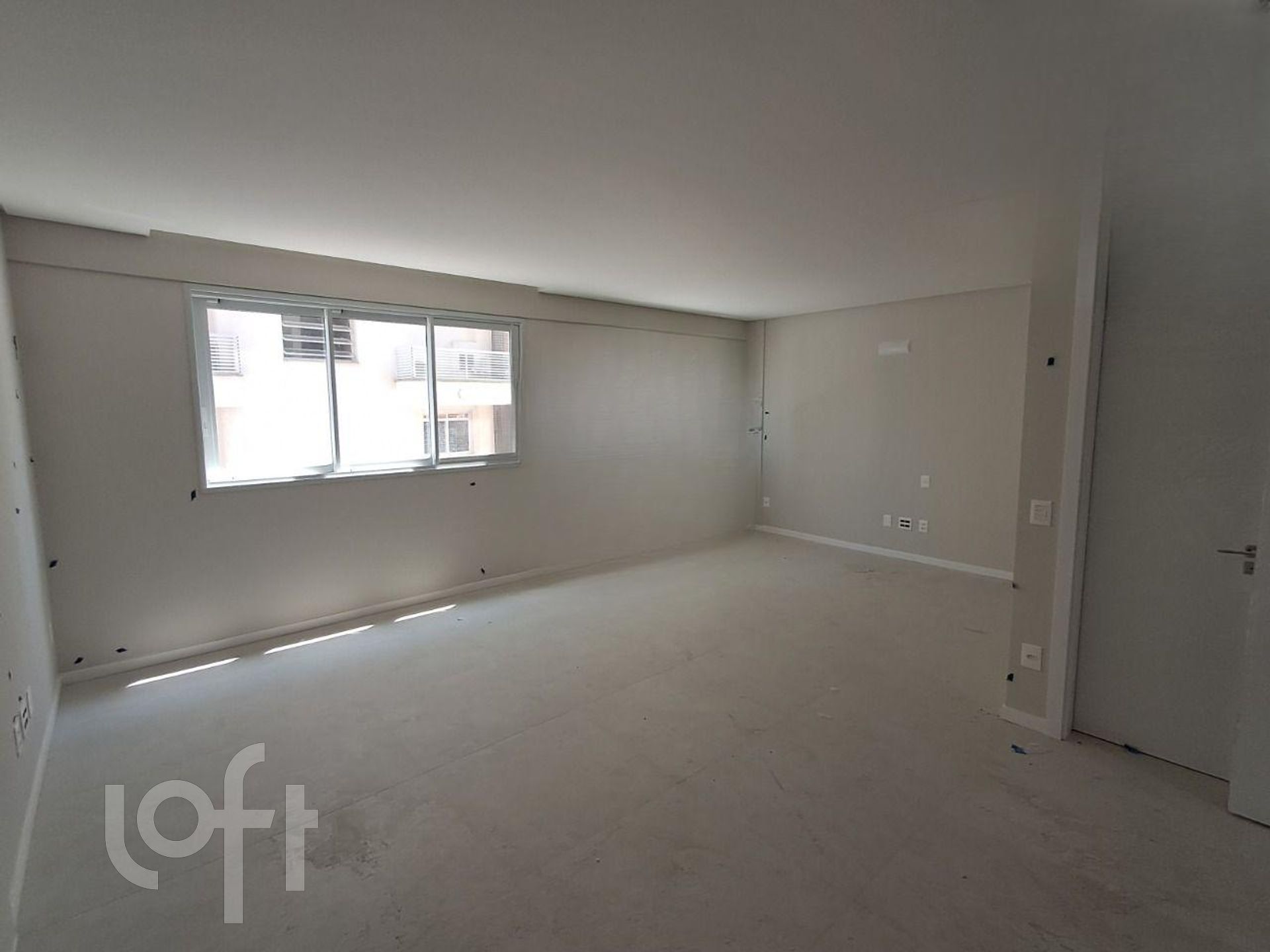 Apartamentos com 38m², 1 quarto, 1 garagem, no bairro Trindade em Florianópolis