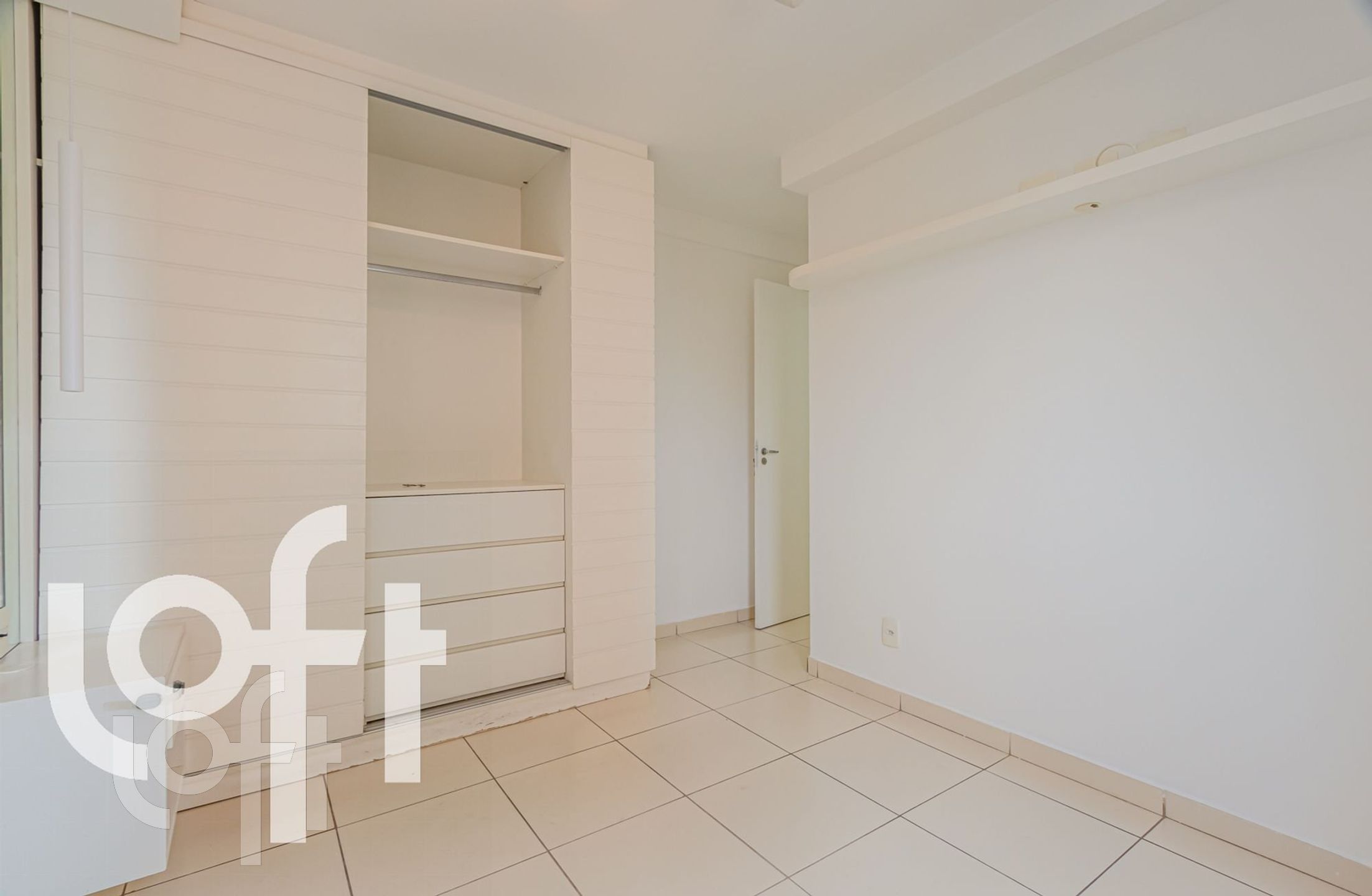 Apartamento à venda com 2 quartos, 65m² - Foto 4