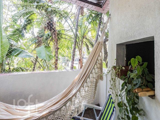 Apartamento com 78m², 2 dormitórios, 1 suíte, 2 vagas, Petrópolis em Porto Alegre