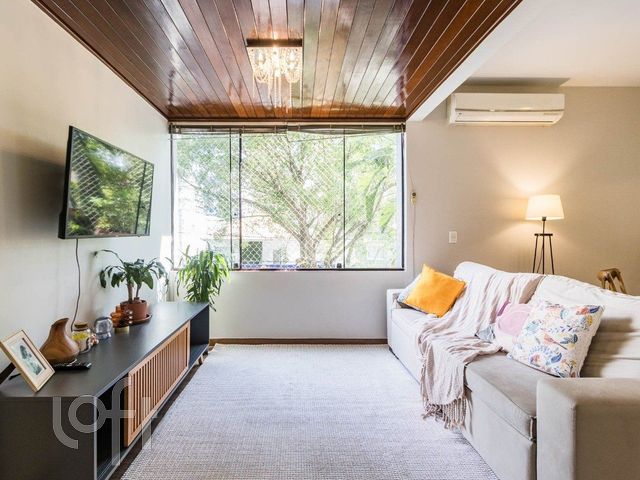 Apartamento com 78m², 2 dormitórios, 1 suíte, 2 vagas, Petrópolis em Porto Alegre