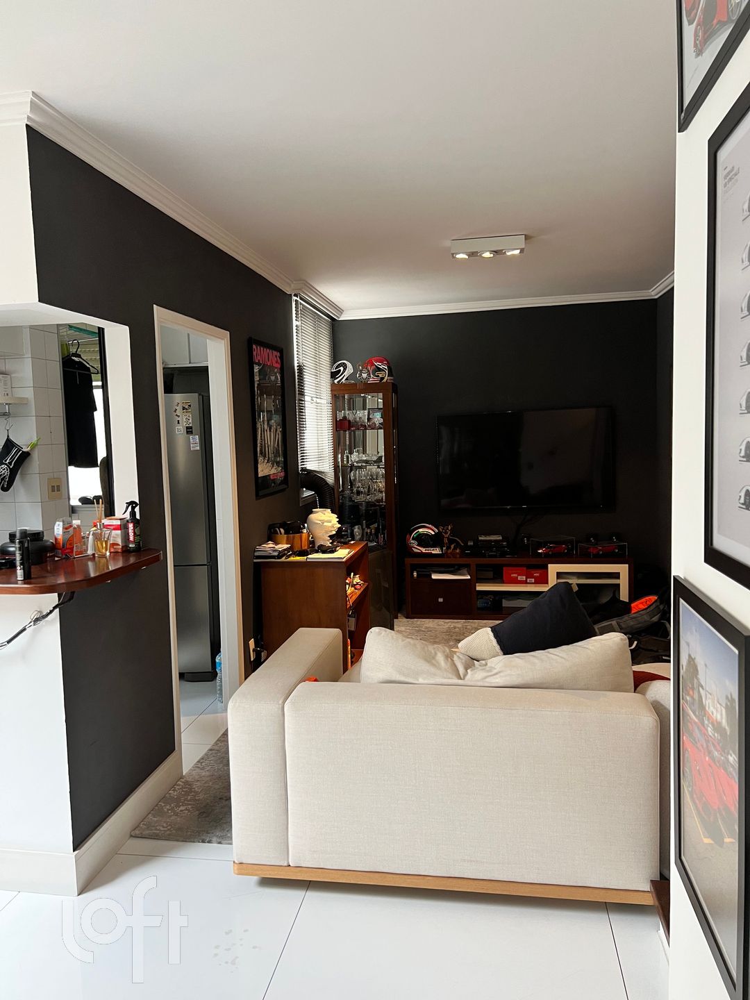 Apartamento à venda com 2 quartos, 75m² - Foto 2