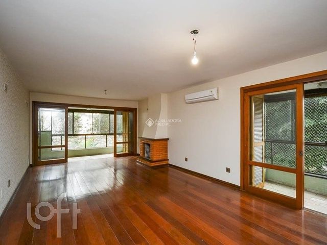 Apartamento com 144m², 3 dormitórios, 1 suíte, 2 vagas, Menino Deus em Porto Alegre