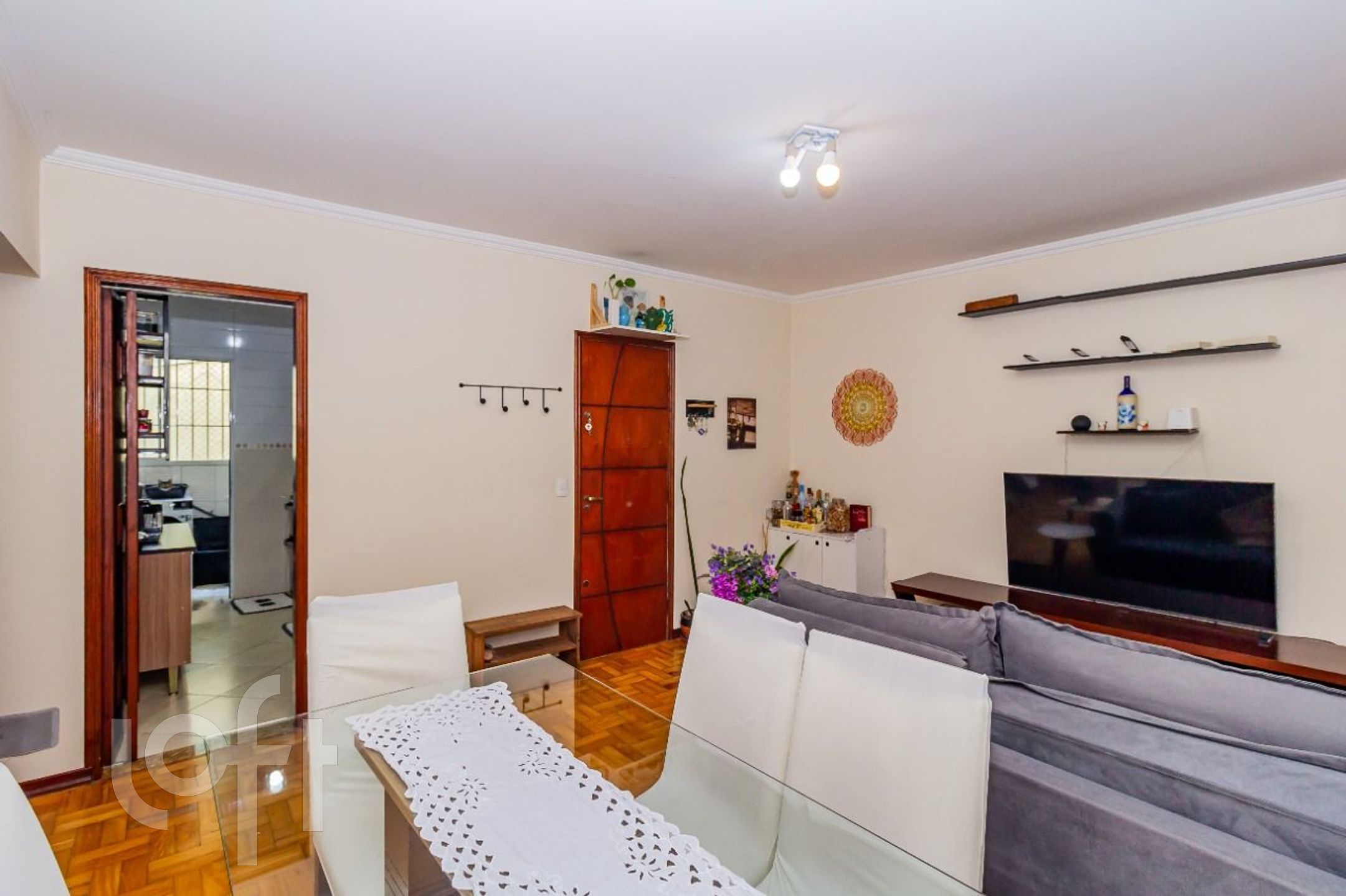 Apartamento à venda com 2 quartos, 67m² - Foto 4