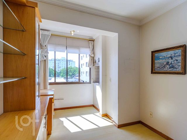 Apartamento com 71m², 2 dormitórios, 1 suíte, 1 vaga, Menino Deus em Porto Alegre