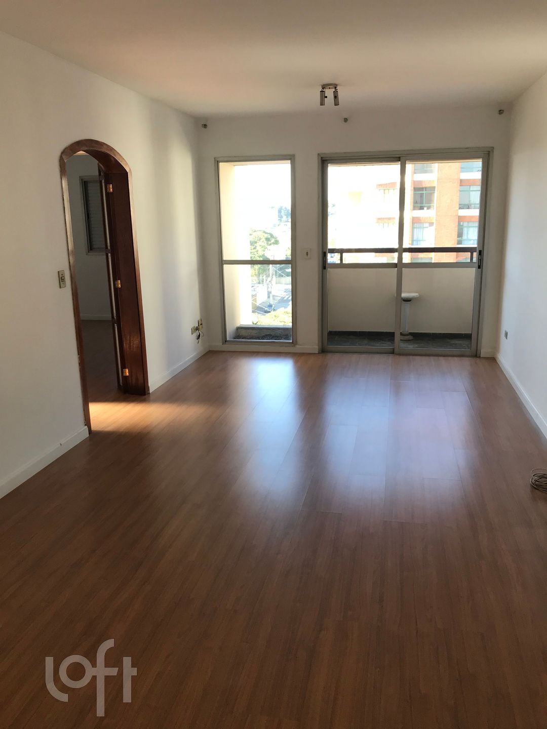 Apartamento à venda com 2 quartos, 70m² - Foto 1