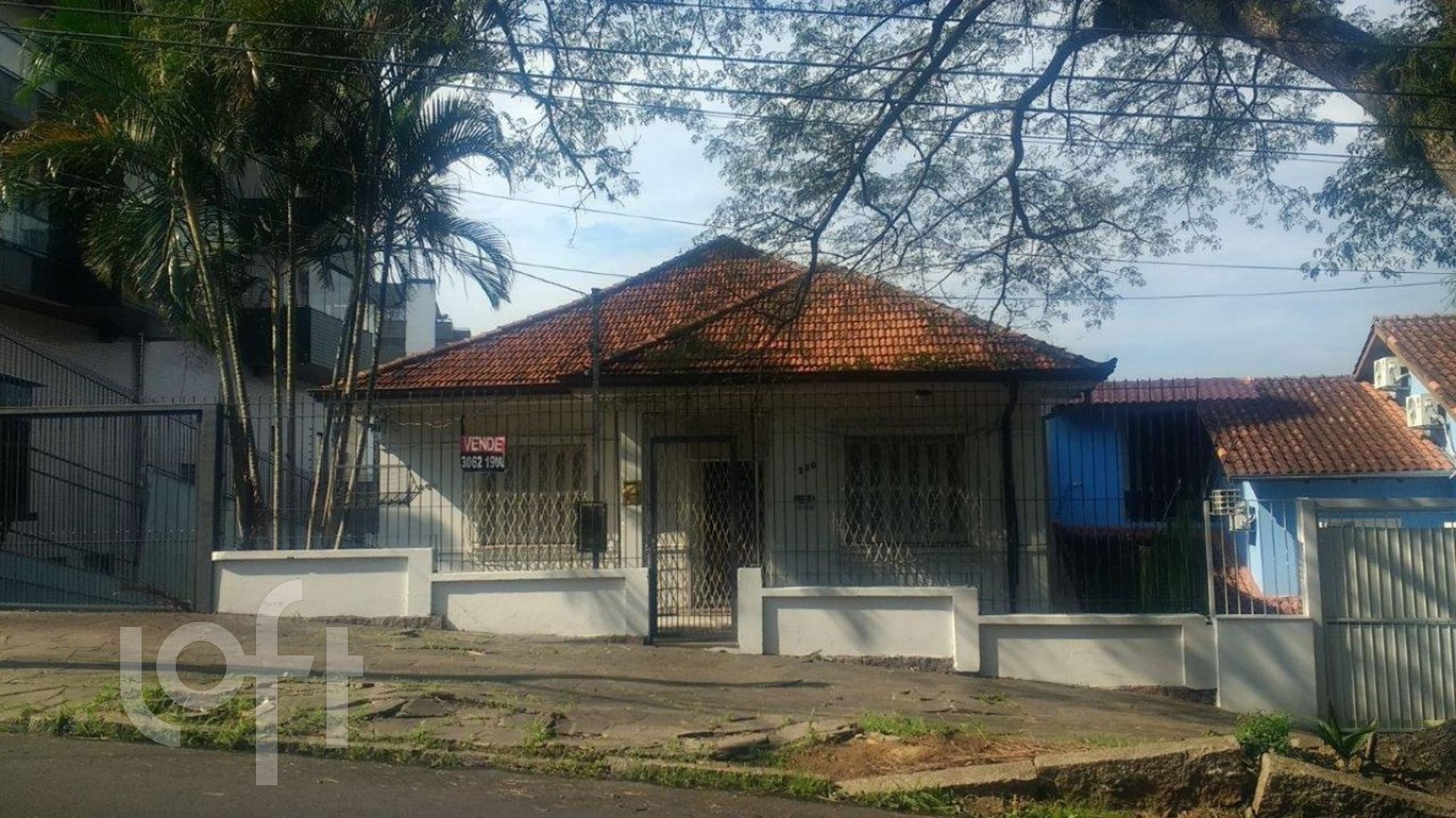 Casa com 200m², 3 dormitórios, 2 vagas, Petrópolis em Porto Alegre