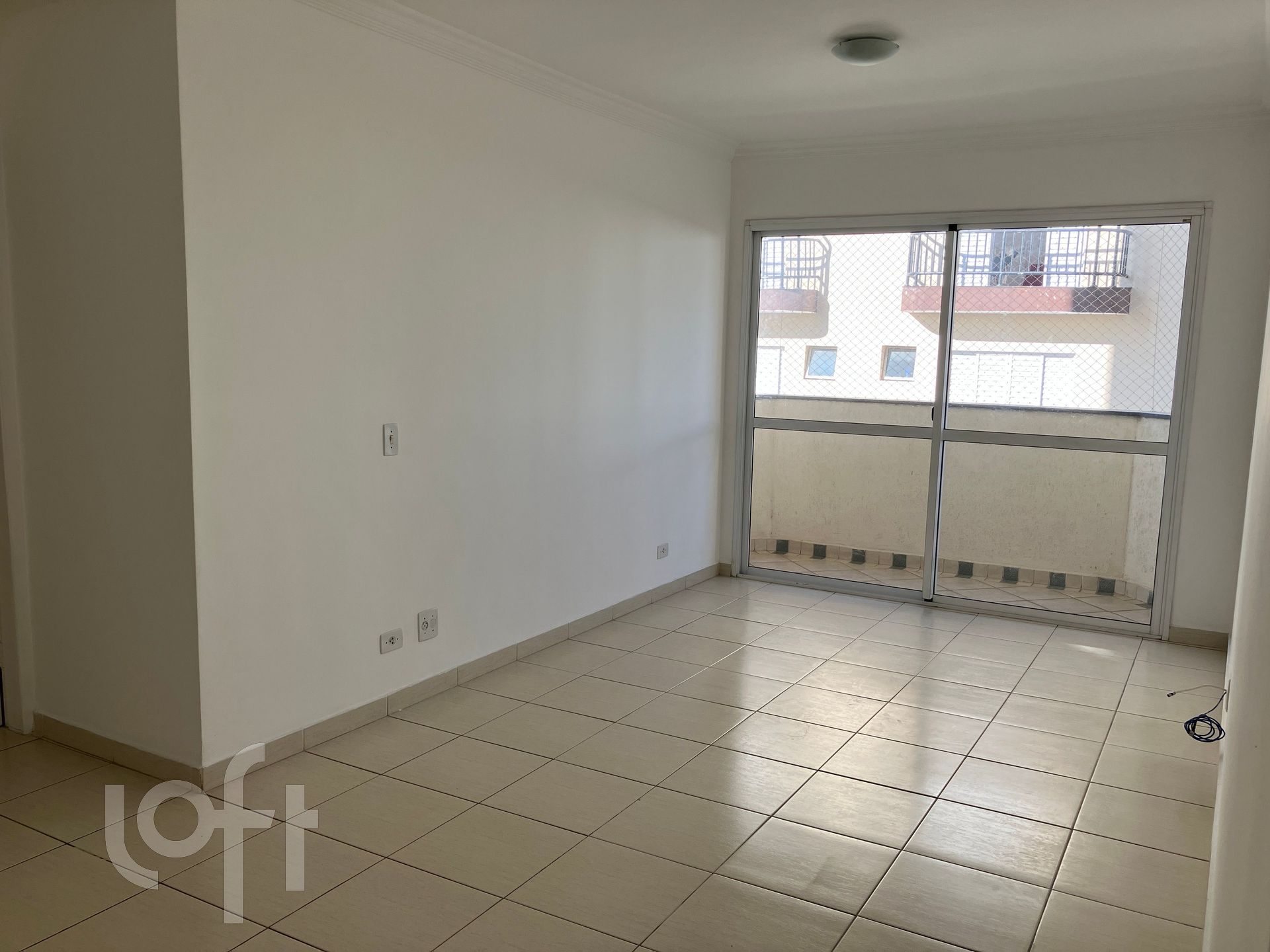 Apartamento à venda com 3 quartos, 80m² - Foto 1