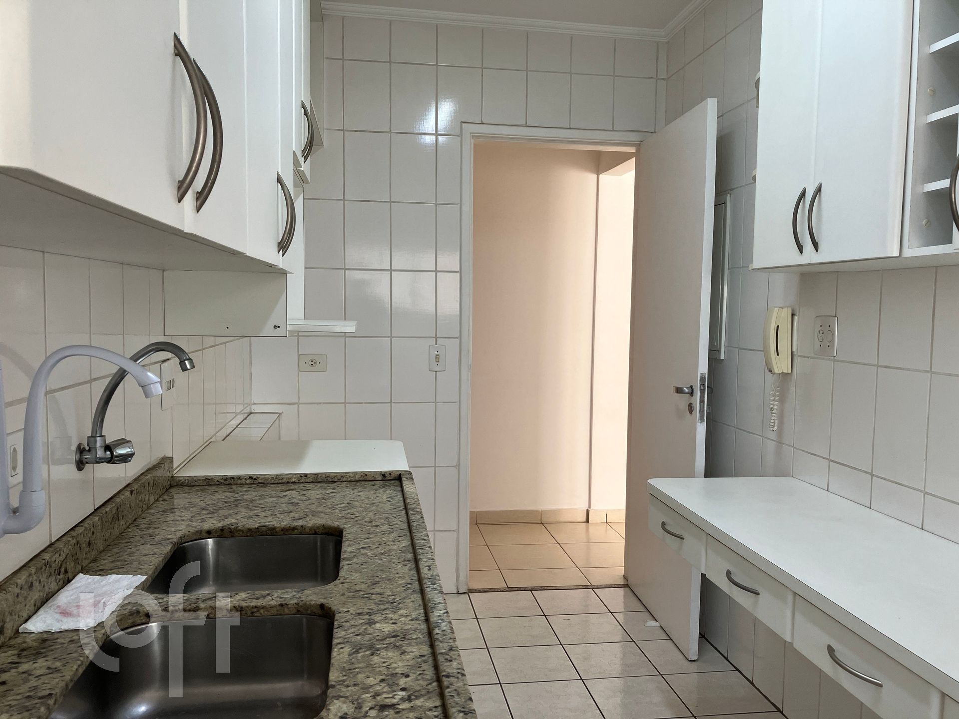 Apartamento à venda com 3 quartos, 80m² - Foto 4