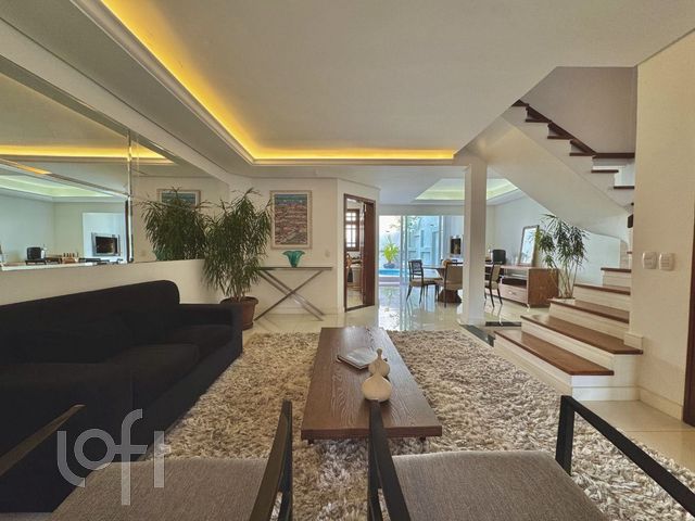 Casa com 285m², 3 dormitórios, 1 suíte, 3 vagas, Chácara das Pedras em Porto Alegre