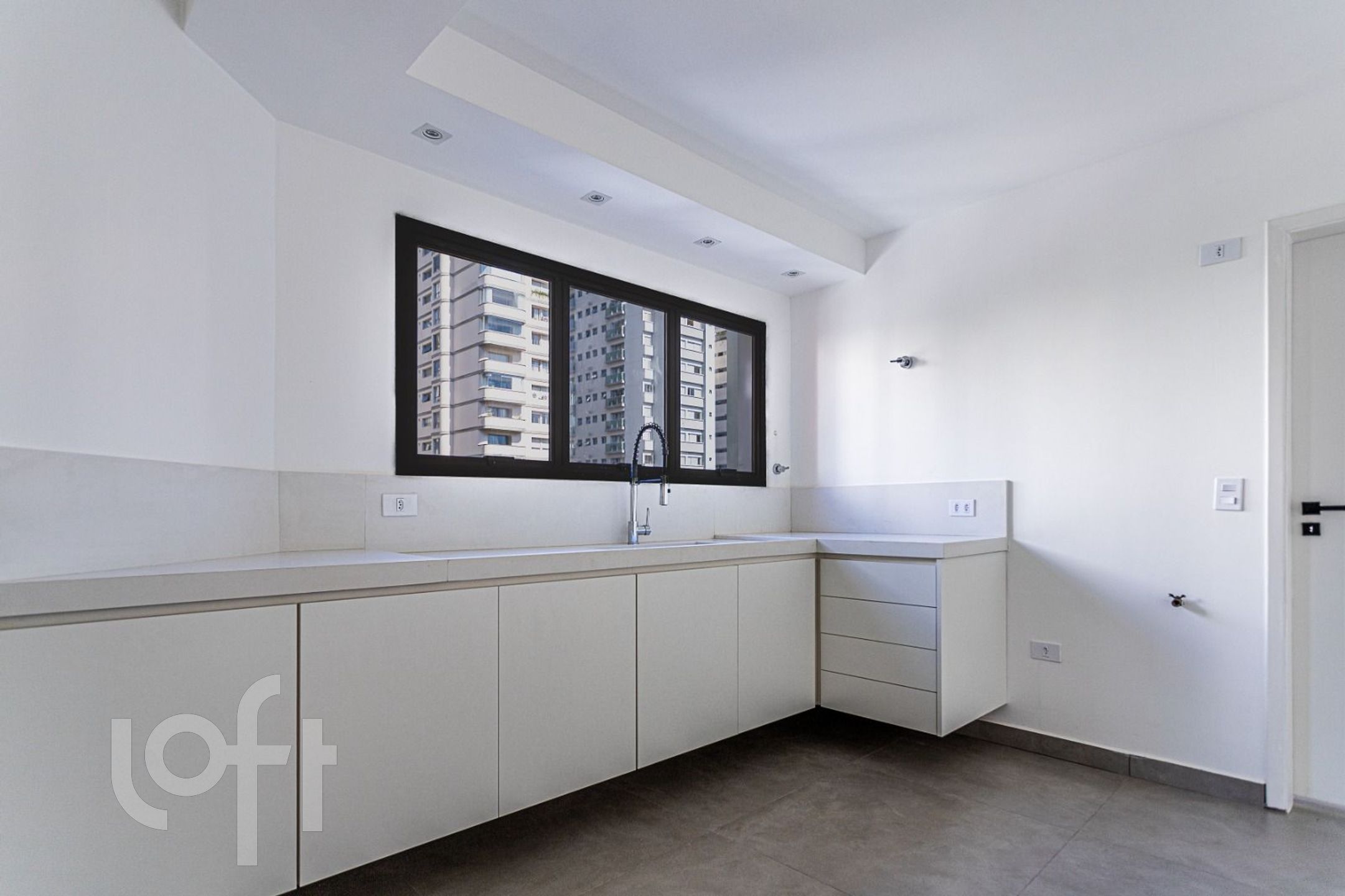 Apartamento à venda com 4 quartos, 163m² - Foto 4