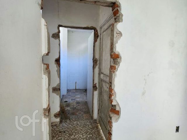 Casa com 200m², 3 dormitórios, 1 suíte, 4 vagas, Petrópolis em Porto Alegre