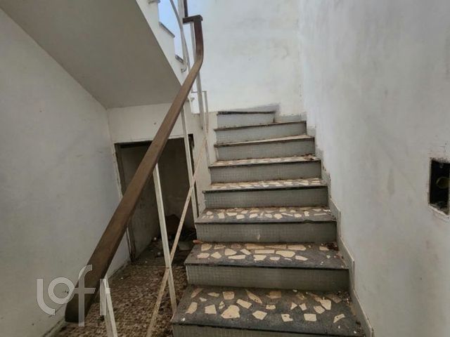 Casa com 200m², 3 dormitórios, 1 suíte, 4 vagas, Petrópolis em Porto Alegre