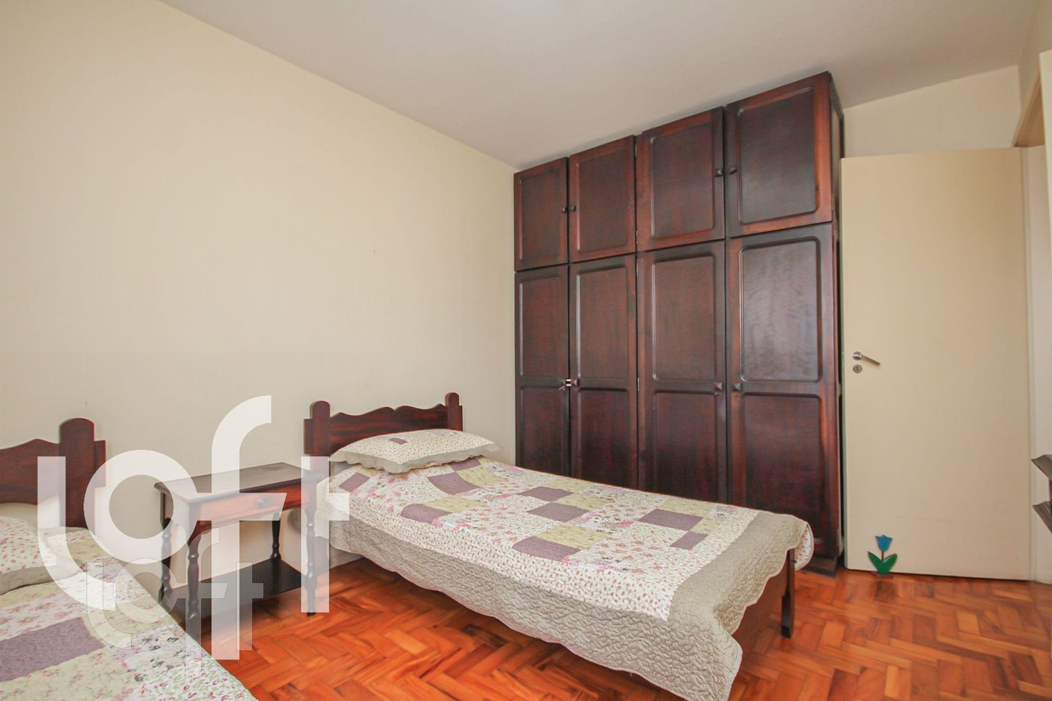 Apartamento à venda com 3 quartos, 74m² - Foto 2