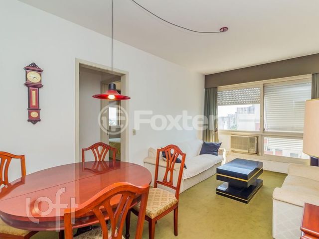 Apartamento com 79m², 2 dormitórios, 2 vagas, Floresta em Porto Alegre