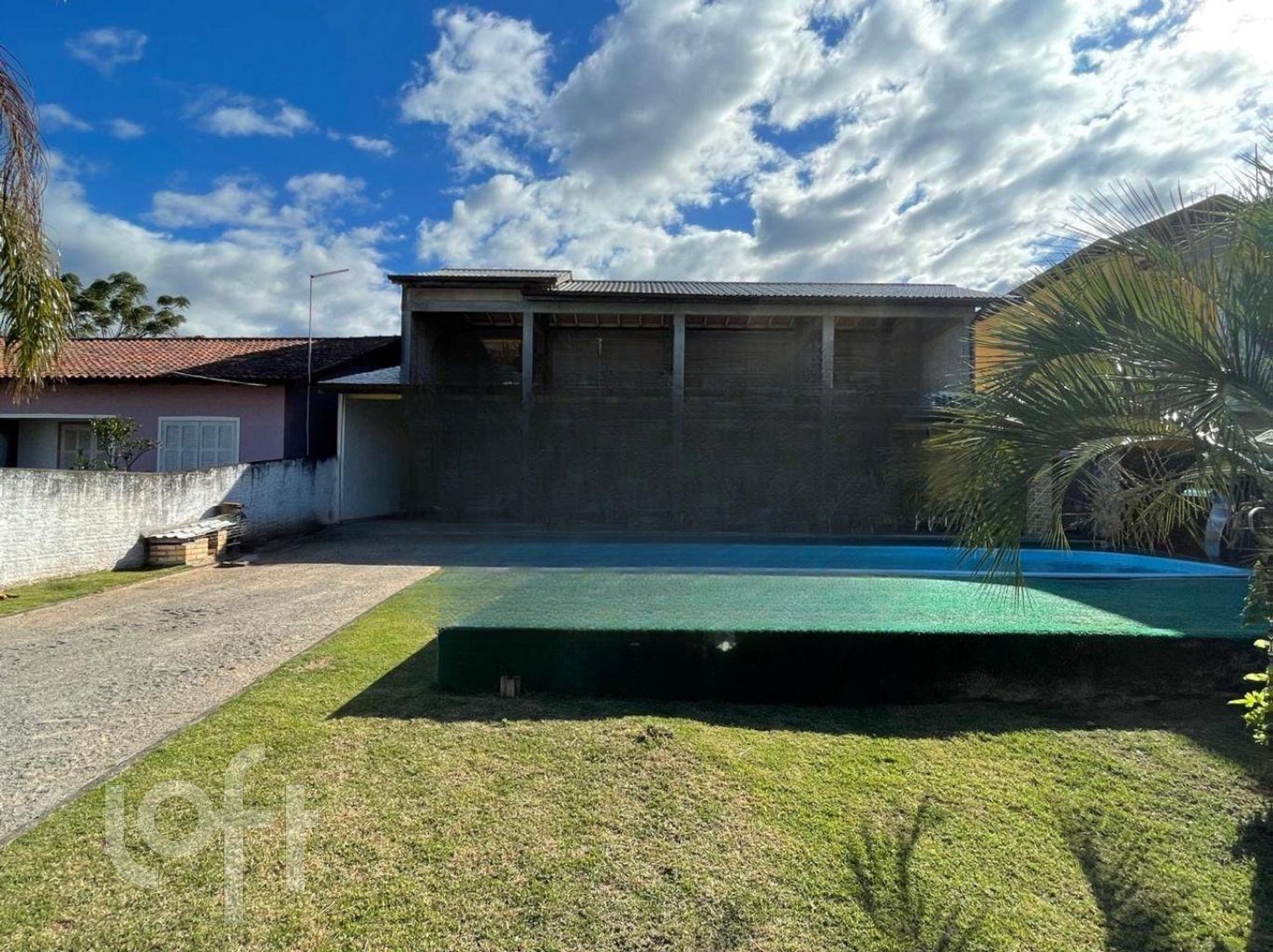 Casa à venda em Pinheira com 345 m², 2 quartos, 3 vagas