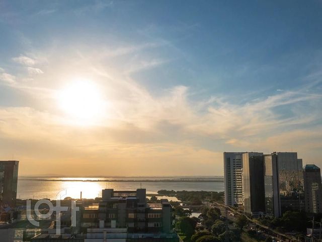 Apartamento com 98m², 3 dormitórios, 1 suíte, 2 vagas, Menino Deus em Porto Alegre