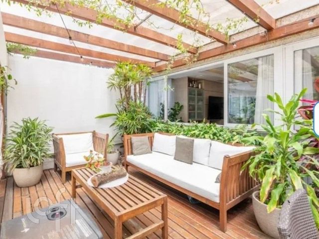 Apartamento com 231m², 3 dormitórios, 3 suítes, 4 vagas, Petrópolis em Porto Alegre