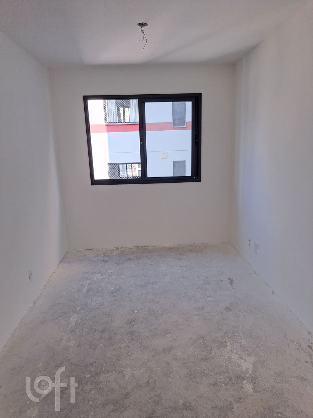 Apartamento à venda com 1 quarto, 27m² - Foto 2