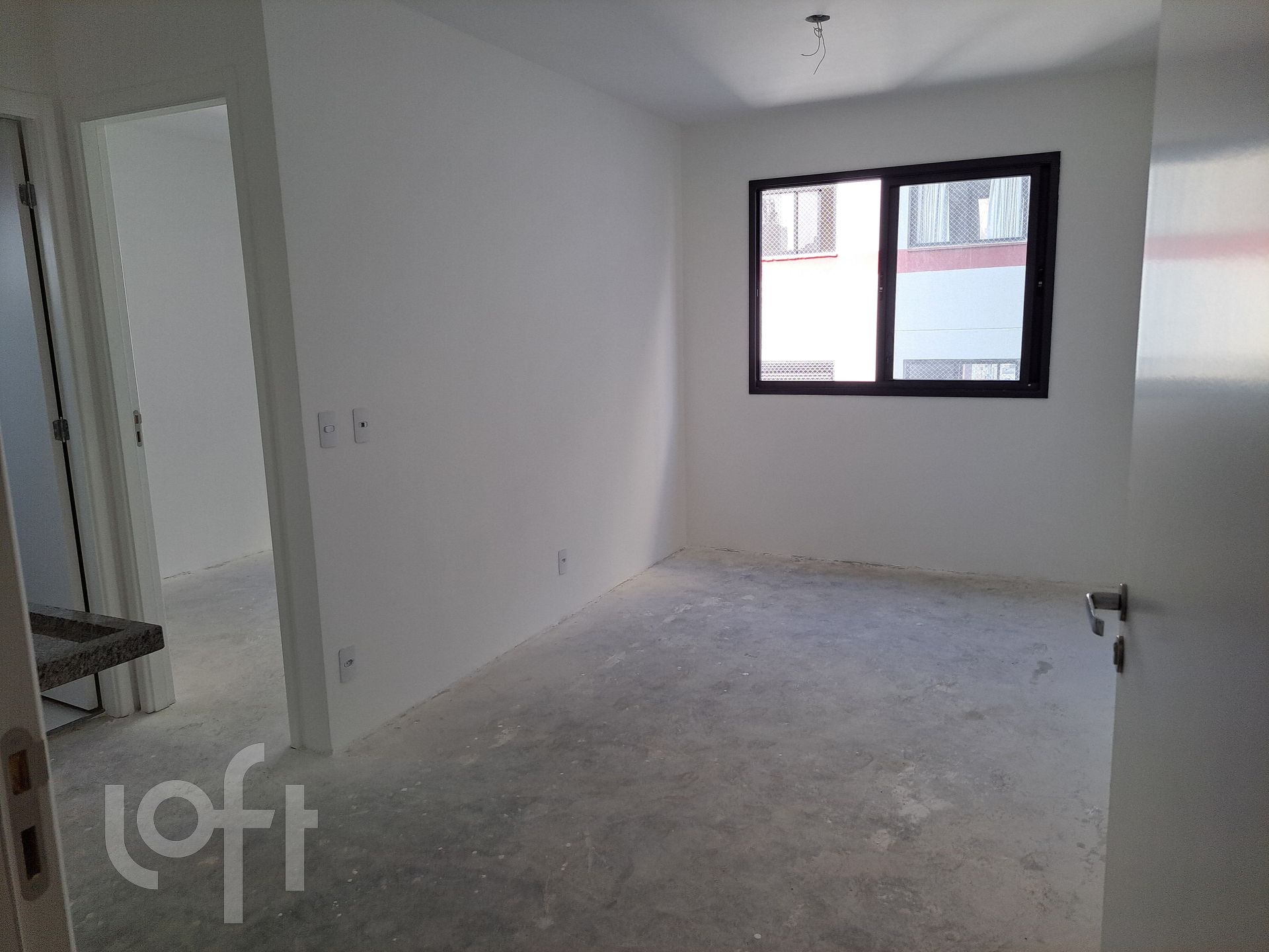 Apartamento à venda com 1 quarto, 27m² - Foto 1