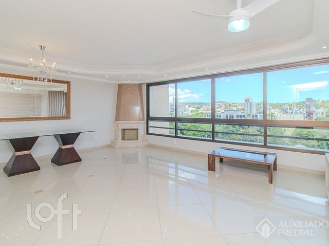 Apartamento com 116m², 3 dormitórios, 1 suíte, 2 vagas, Menino Deus em Porto Alegre