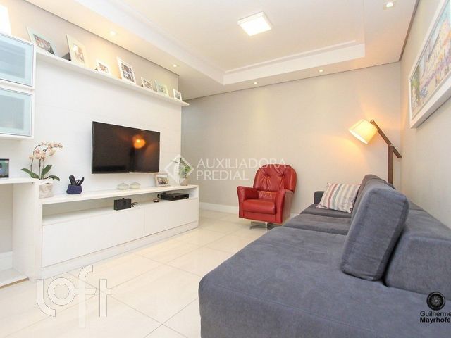Apartamento com 94m², 3 dormitórios, 1 suíte, 2 vagas, Vila Ipiranga em Porto Alegre