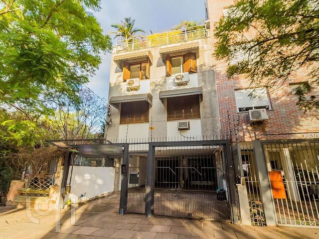 Apartamento com 57m², 2 dormitórios, 2 vagas, Santana em Porto Alegre