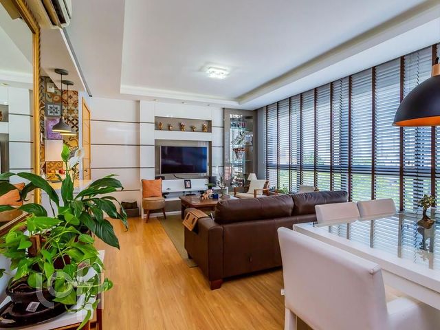 Apartamento com 86m², 3 dormitórios, 1 suíte, 2 vagas, Menino Deus em Porto Alegre