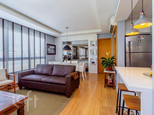 Apartamento com 86m², 3 dormitórios, 1 suíte, 2 vagas, Menino Deus em Porto Alegre