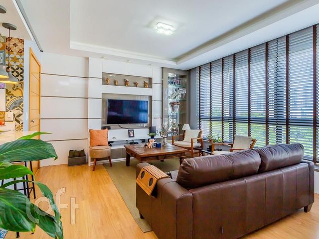 Apartamento com 86m², 3 dormitórios, 1 suíte, 2 vagas, Menino Deus em Porto Alegre