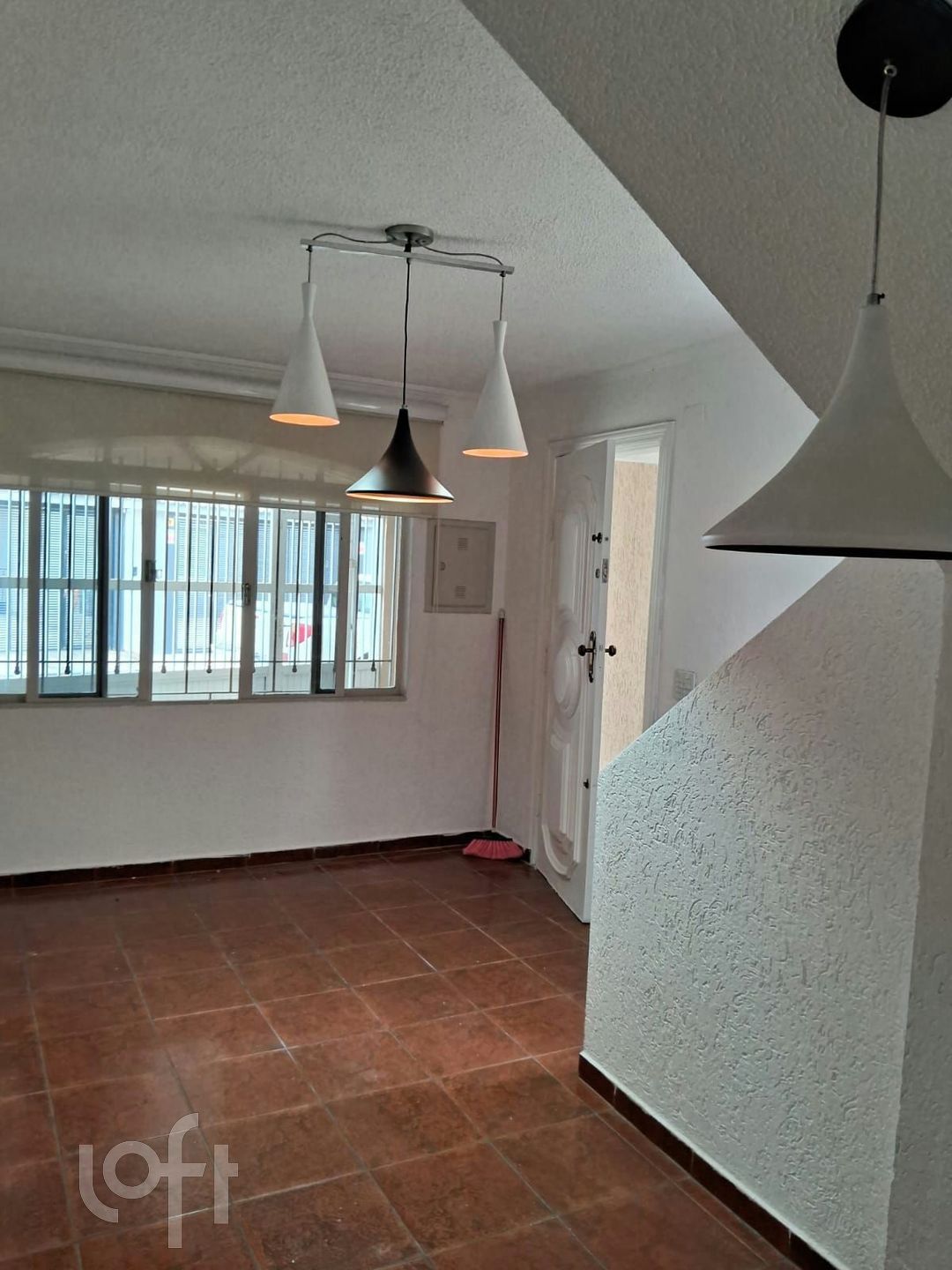 Casa à venda com 3 quartos, 200m² - Foto 1