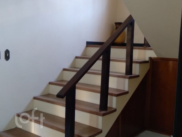 Casa com 226m², 3 dormitórios, 1 suíte, 4 vagas, São João em Porto Alegre