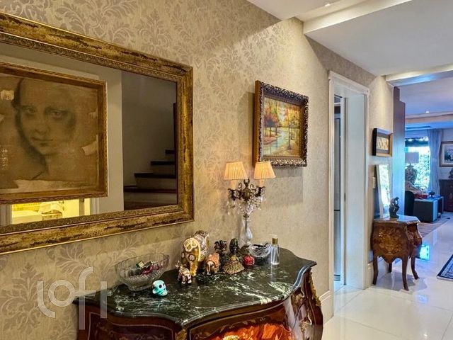 Casa em Condomínio com 329m², 3 dormitórios, 3 suítes, 3 vagas, Três Figueiras em Porto Alegre