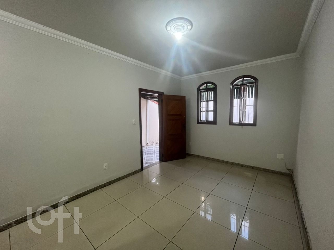 Casa à venda com 2 quartos, 62m² - Foto 5