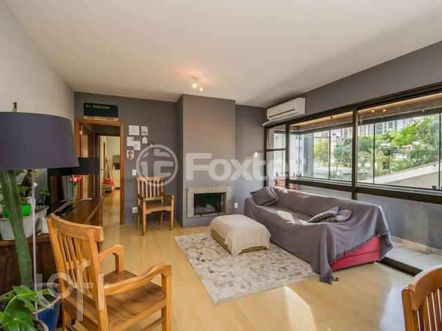 Apartamento com 114m², 3 dormitórios, 1 suíte, 2 vagas, Petrópolis em Porto Alegre