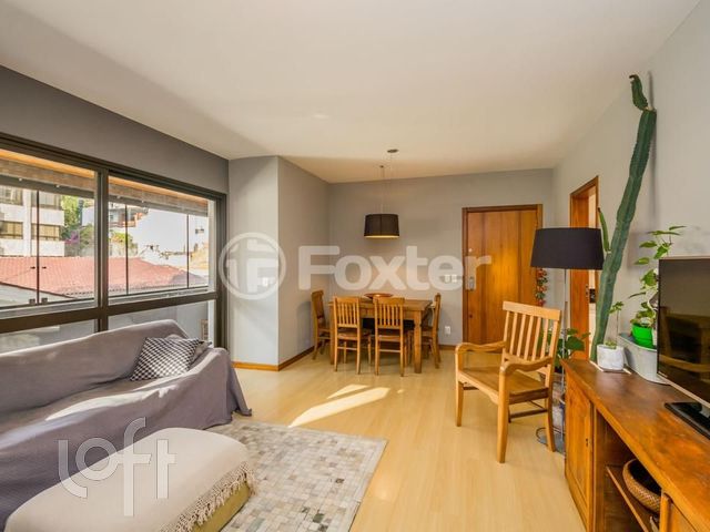 Apartamento com 114m², 3 dormitórios, 1 suíte, 2 vagas, Petrópolis em Porto Alegre