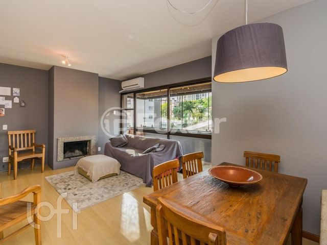 Apartamento com 114m², 3 dormitórios, 1 suíte, 2 vagas, Petrópolis em Porto Alegre