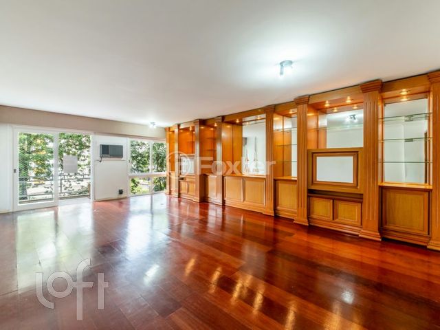 Apartamento com 168m², 3 dormitórios, 1 suíte, 1 vaga, Moinhos de Vento em Porto Alegre