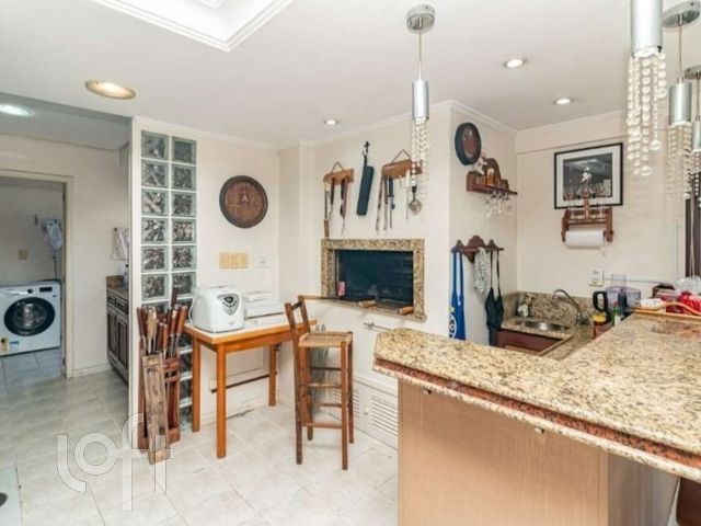 Apartamento com 188m², 3 dormitórios, 1 suíte, 1 vaga, Higienópolis em Porto Alegre