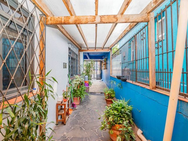 Casa com 132m², 2 dormitórios, 1 vaga, Petrópolis em Porto Alegre