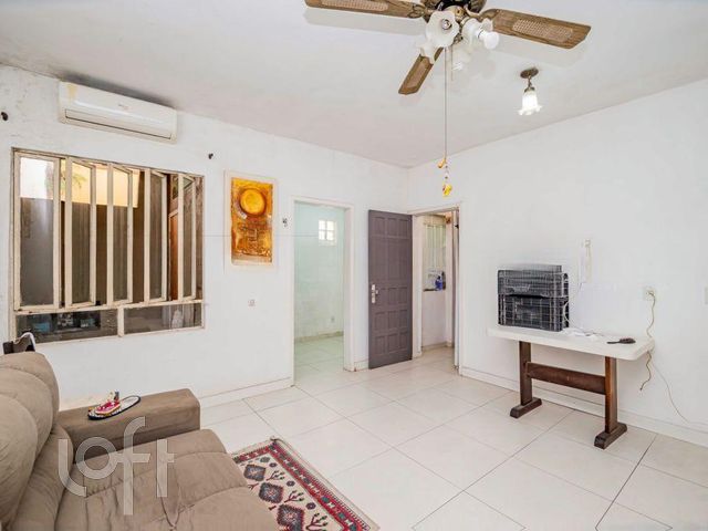 Casa com 132m², 2 dormitórios, 1 vaga, Petrópolis em Porto Alegre