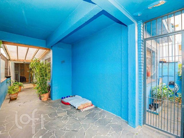 Casa com 132m², 2 dormitórios, 1 vaga, Petrópolis em Porto Alegre