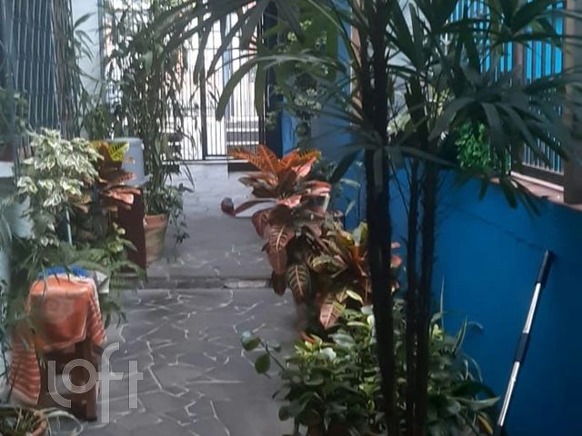 Casa com 132m², 2 dormitórios, 1 vaga, Petrópolis em Porto Alegre