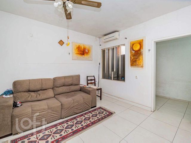 Casa com 132m², 2 dormitórios, 1 vaga, Petrópolis em Porto Alegre