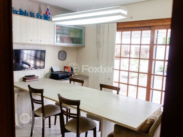 Casa com 153m², 3 dormitórios, 1 suíte, 2 vagas, Chácara das Pedras em Porto Alegre